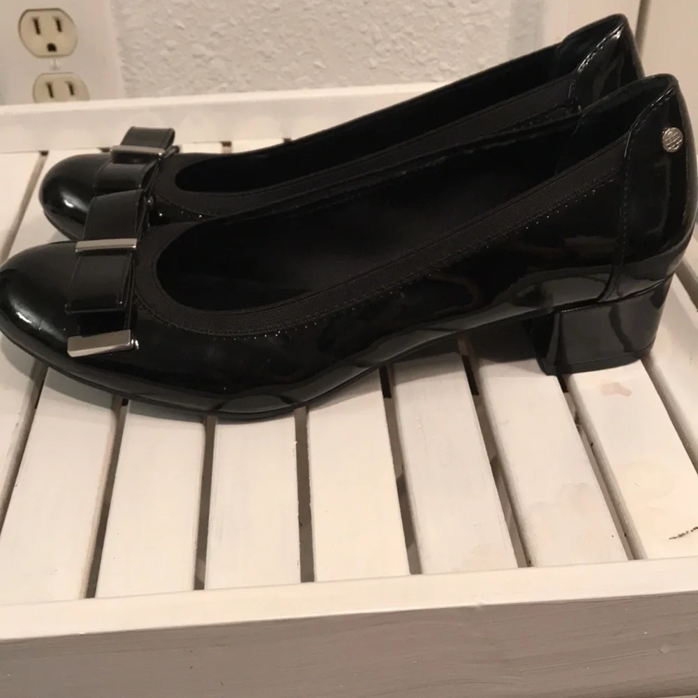 Dana Buchman brand size 9.5M black slip on shoes with block heel.